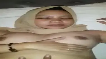 Video Ngentot Tante Hijab Montok